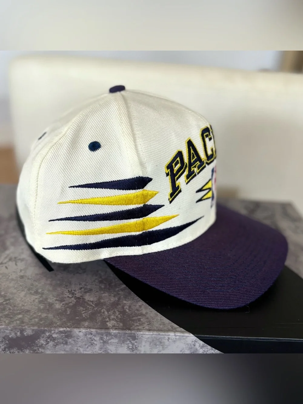 Vintage Indiana Pacers Logo Athletic Diamond Collection Snapback Cap Cream Blue